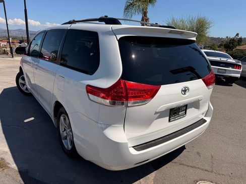 Used 2014 Toyota Sienna LE image 8
