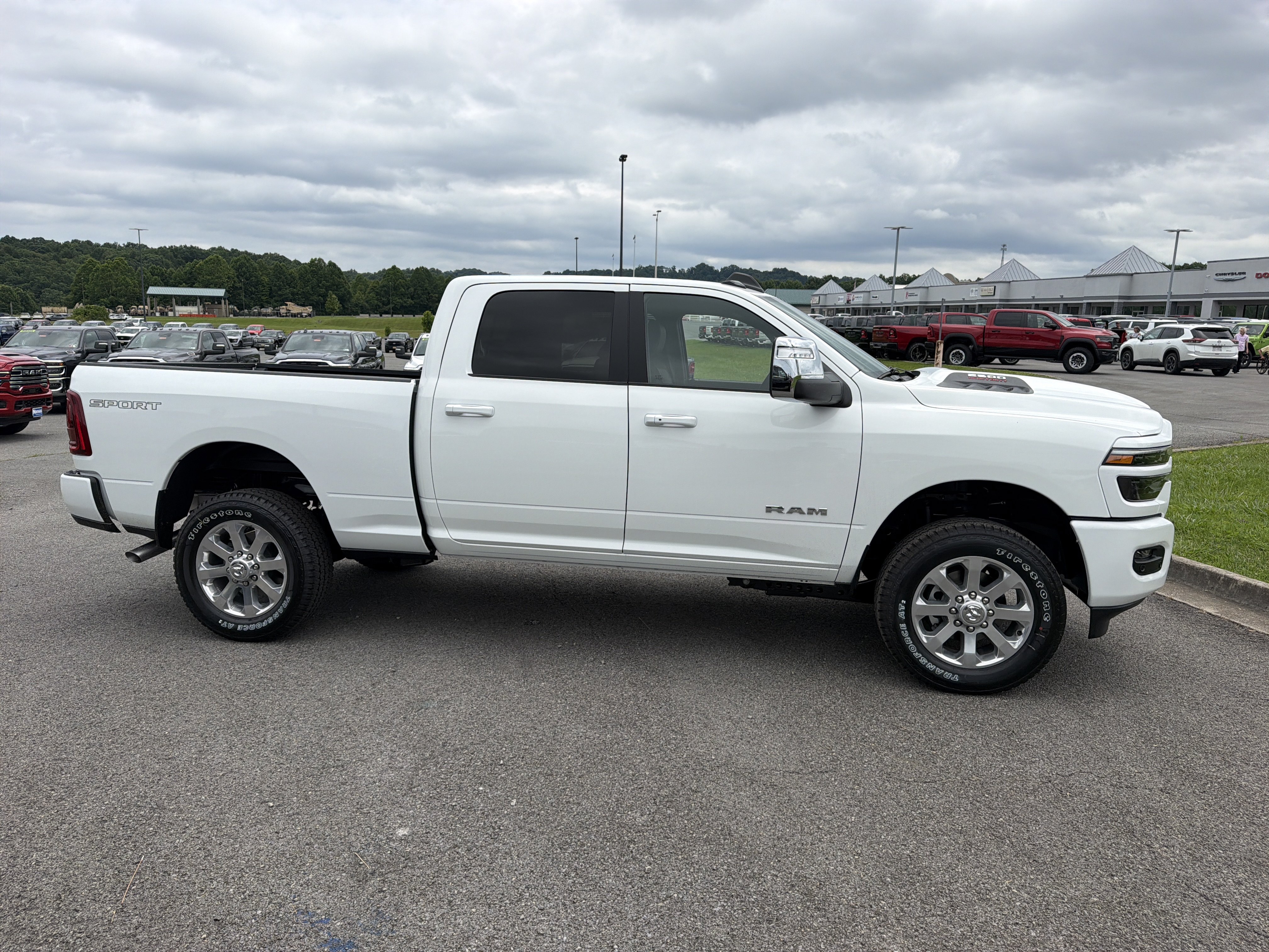 New 2026 RAM 2500 Laramie w/ Sport Appearance Package AWD/4WD image 5