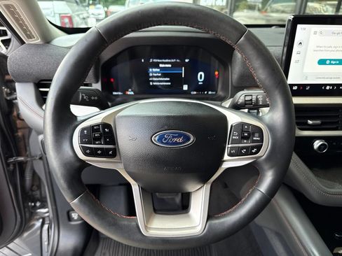 Used 2025 Ford Explorer Active w/ Active Comfort Package AWD/4WD image 10