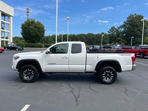 Used 2016 Toyota Tacoma TRD Off-Road w/ Towing Package AWD/4WD image 13