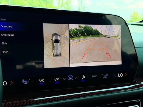 New 2026 Chevrolet Traverse Z71 w/ Enhanced Driving Package AWD/4WD image 40