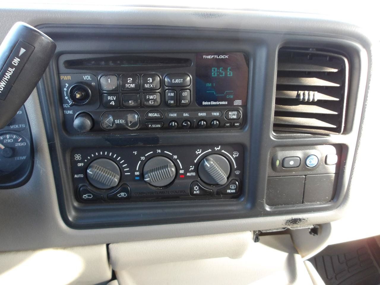 Used 2002 GMC Yukon XL SLT AWD/4WD image 18