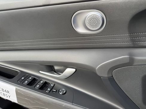 New 2026 Hyundai Elantra SE image 24