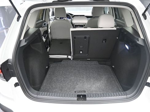 Used 2025 Volkswagen Taos SE image 23