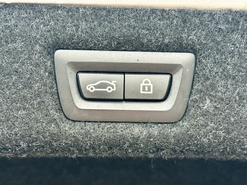 Used 2022 BMW 540i w/ Premium Package image 13