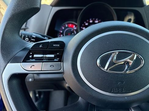 Used 2023 Hyundai Elantra SEL image 31