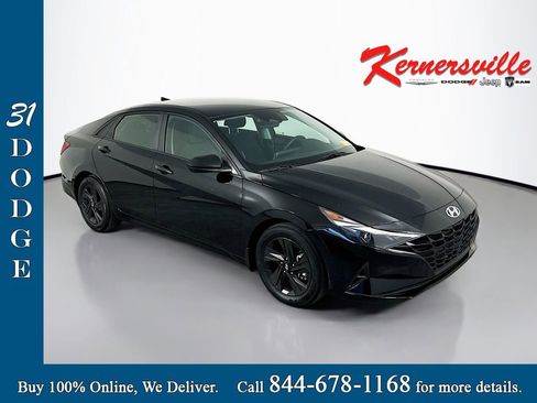 Used 2023 Hyundai Elantra SEL FWD image 1