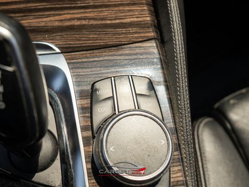 Used 2018 BMW 540i xDrive image 39