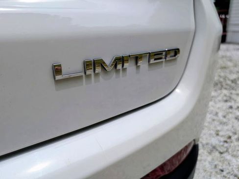 Used 2025 Jeep Compass Limited AWD/4WD image 13
