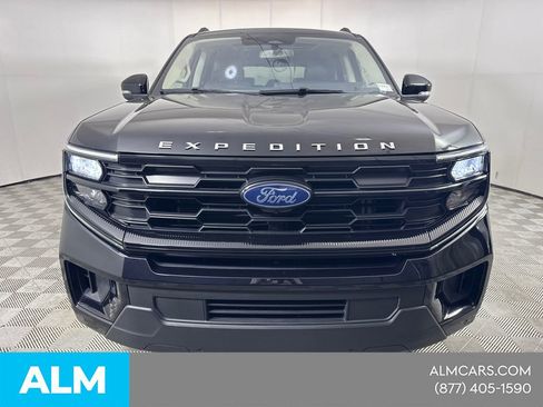 Used 2025 Ford Expedition Max Active AWD/4WD image 3