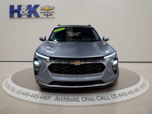 New 2026 Chevrolet Trax LT w/ Driver Confidence Package FWD image 2