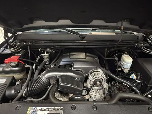 Used 2010 GMC Sierra 1500 SLE w/ All-Terrain Package AWD/4WD image 24
