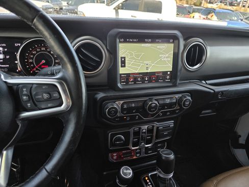 Used 2020 Jeep Gladiator Rubicon w/ Dual Top Group AWD/4WD image 22