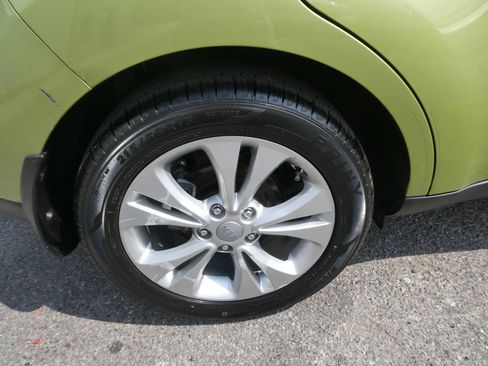 Used 2016 Kia Soul + FWD image 29