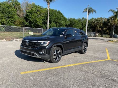 Used 2024 Volkswagen Atlas Cross Sport SE image 4