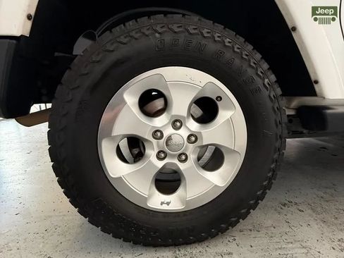Used 2015 Jeep Wrangler Sahara w/ Connectivity Group AWD/4WD image 33