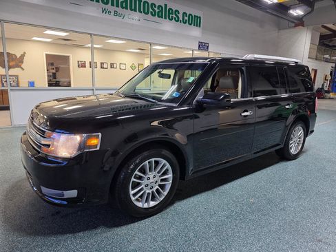 Used 2019 Ford Flex SEL w/ Equipment Group 202A image 2
