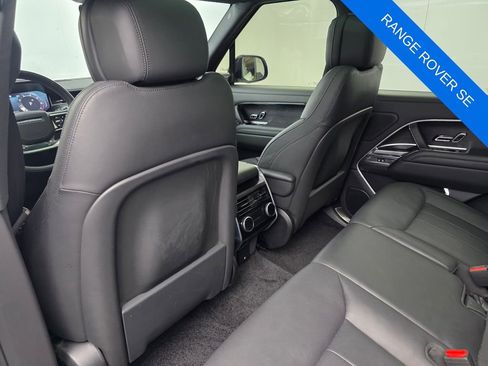 Used 2025 Land Rover Range Rover SE AWD/4WD image 15