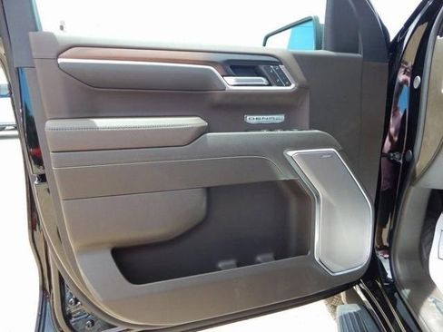 New 2025 GMC Sierra 1500 Denali w/ Technology Package AWD/4WD image 16