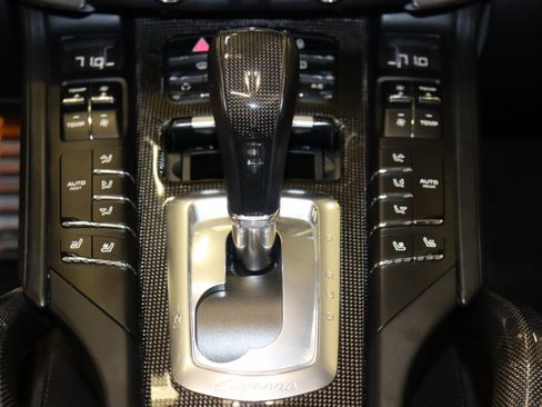 Used 2012 Porsche Cayenne Turbo image 7