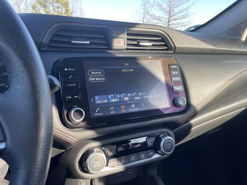 Used 2023 Nissan Versa SR w/ Lighting Package image 16