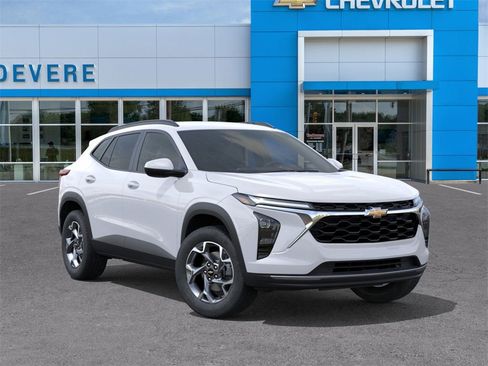 New 2026 Chevrolet Trax LT w/ Driver Confidence Package image 7
