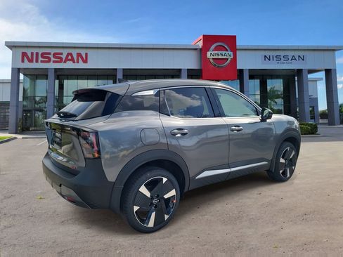 New 2026 Nissan Kicks SR w/ SR Premium Package FWD image 2