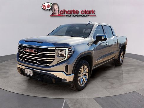 Used 2023 GMC Sierra 1500 SLT image 1