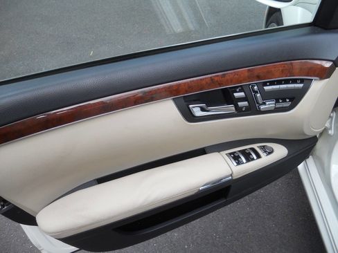 Used 2009 Mercedes-Benz S 550 4MATIC image 15