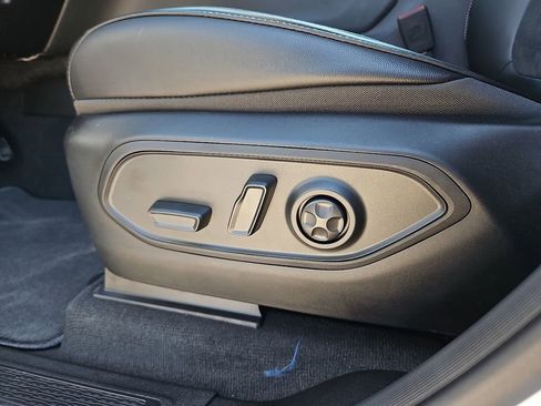 New 2025 Jeep Grand Cherokee L Laredo image 15