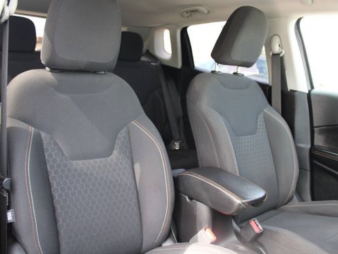 Used 2019 Jeep Compass Sport FWD image 15