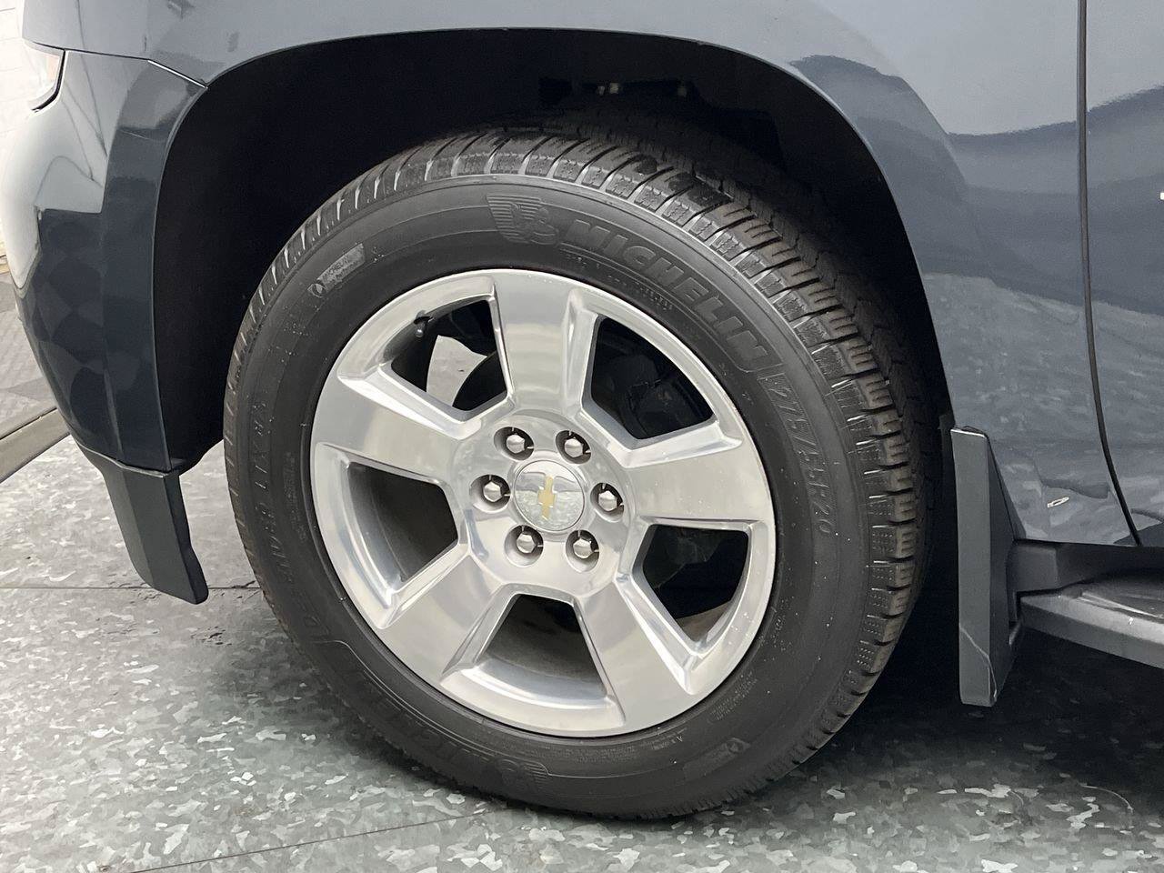 Used 2020 Chevrolet Tahoe LT w/ Luxury Package AWD/4WD image 38
