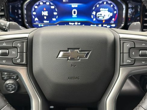Used 2025 Chevrolet Silverado 1500 LT Trail Boss w/ Convenience Package II AWD/4WD image 28