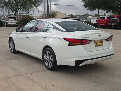 Certified 2025 Nissan Altima 2.5 S image 5