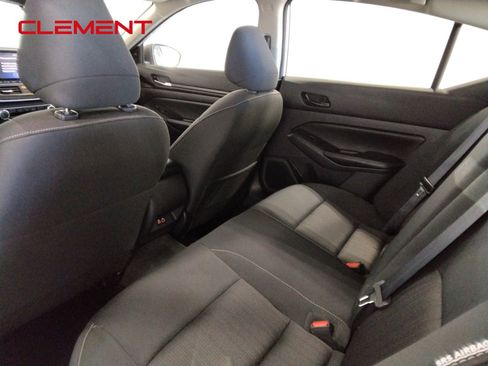 Used 2025 Nissan Altima 2.5 SV image 31