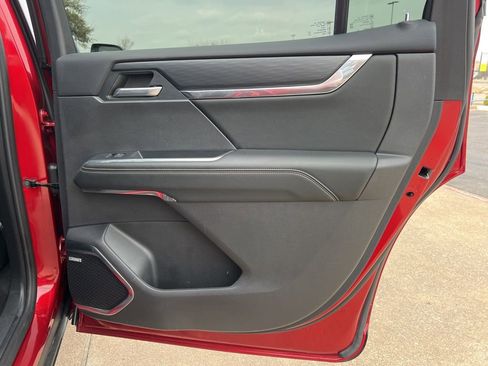 Used 2024 GMC Acadia Elevation w/ Trailering Package image 19