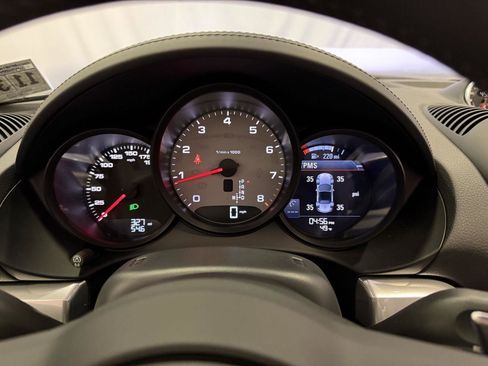 Used 2025 Porsche 718 Boxster S image 21