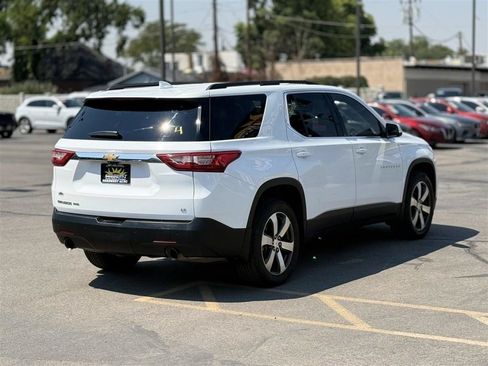Used 2021 Chevrolet Traverse LT w/ LT Premium Package AWD/4WD image 6