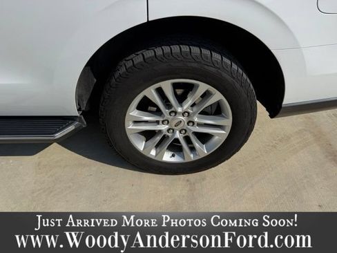 Used 2022 Ford Expedition XLT AWD/4WD image 4