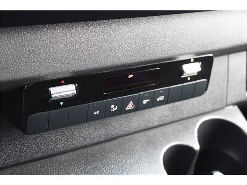 Used 2019 Mercedes-Benz Sprinter 144 image 27