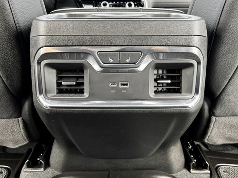 Used 2024 GMC Sierra 2500 Denali w/ Denali Reserve Package image 24