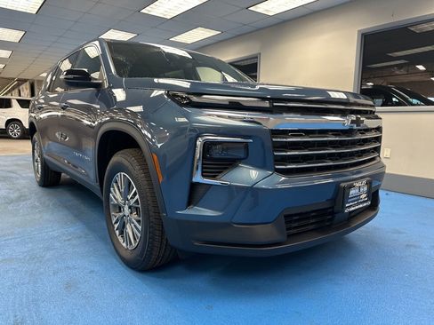 New 2026 Chevrolet Traverse LT image 1