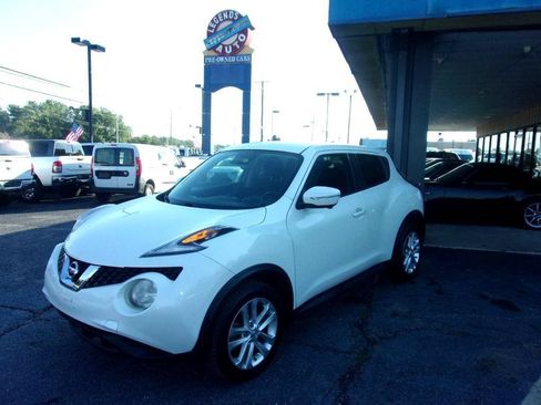 Used 2015 Nissan Juke SV w/ Technology Package FWD image 1