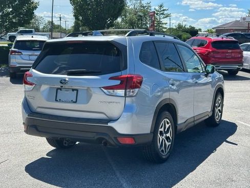 Used 2019 Subaru Forester Premium AWD/4WD image 7