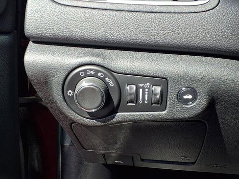 Used 2017 Chrysler 200 LX w/ Touring Convenience Group image 13