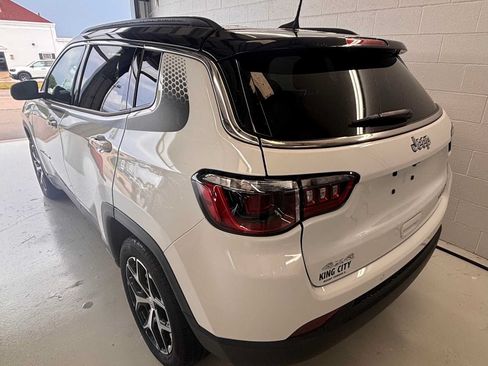 Certified 2024 Jeep Compass Limited w/ Mopar Graphics Package AWD/4WD image 27