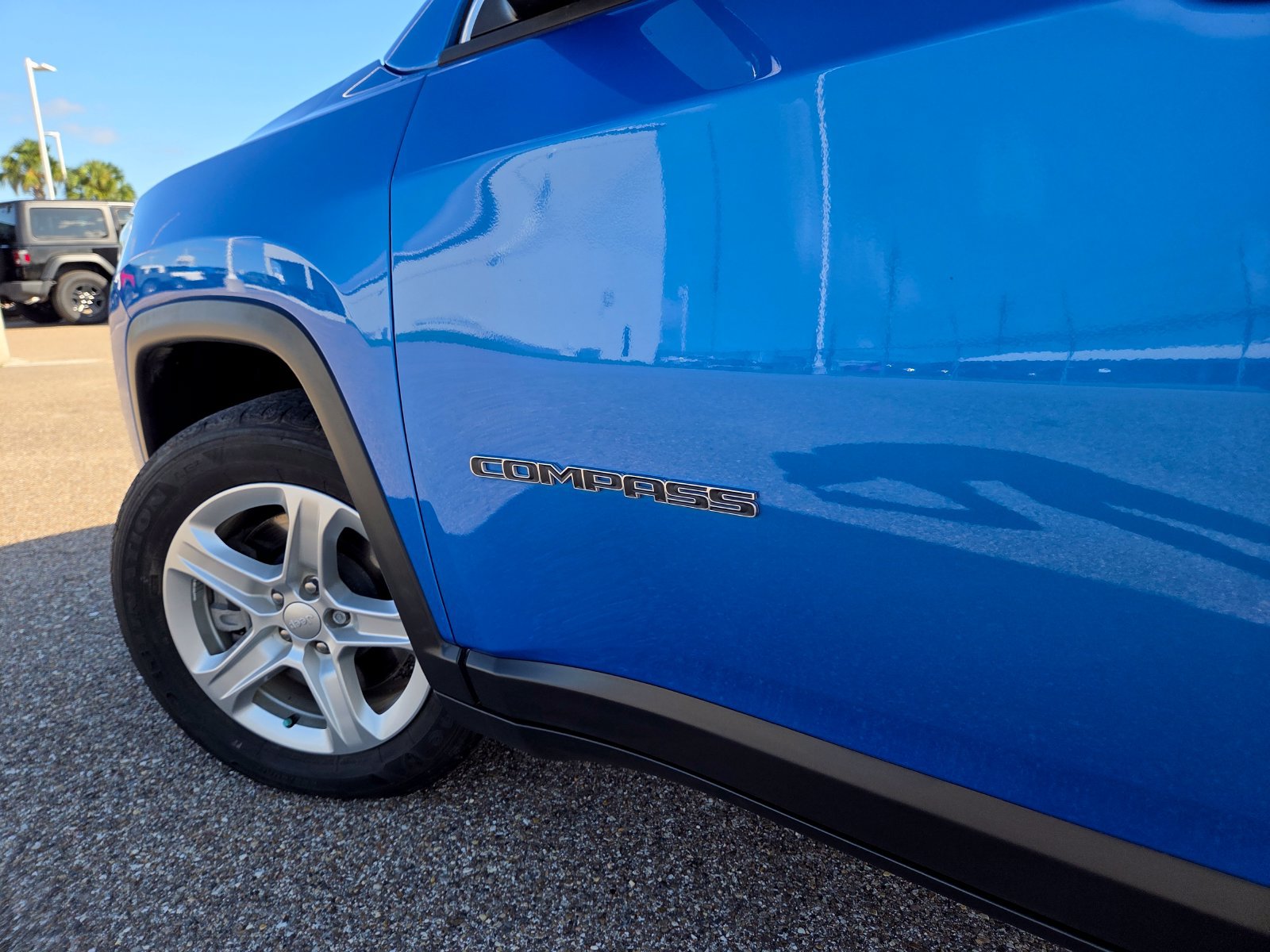 Used 2023 Jeep Compass Sport AWD/4WD image 11