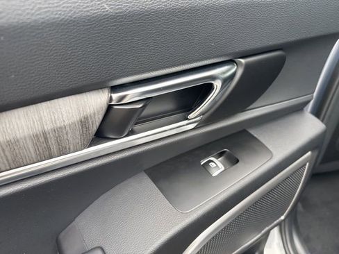 Used 2024 Kia Telluride EX w/ EX Captain's Chair Package image 24