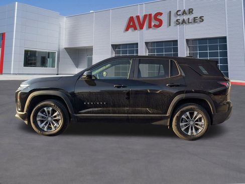 Used 2025 Chevrolet Equinox LT image 2