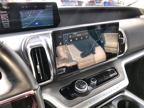 Used 2025 Ford Expedition Max Platinum image 18